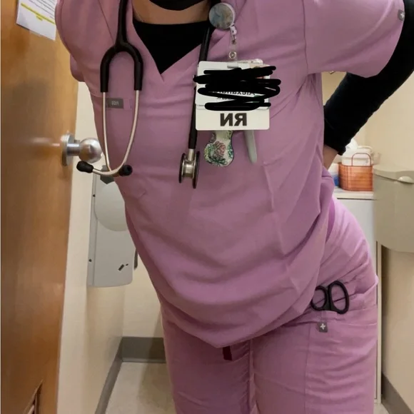 Figs Pink Scrub Set - Picture 6 of 6